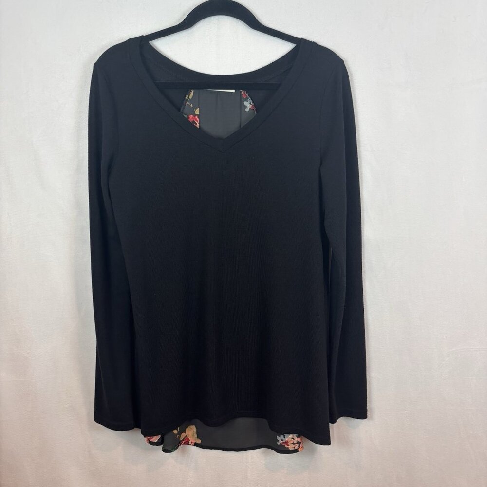 Le Lis Women’s Black Sheer Floral Back‎ Blouse size Medium workwear feminine